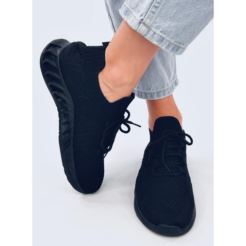 Neam Black sukkaurheilukengät musta 1