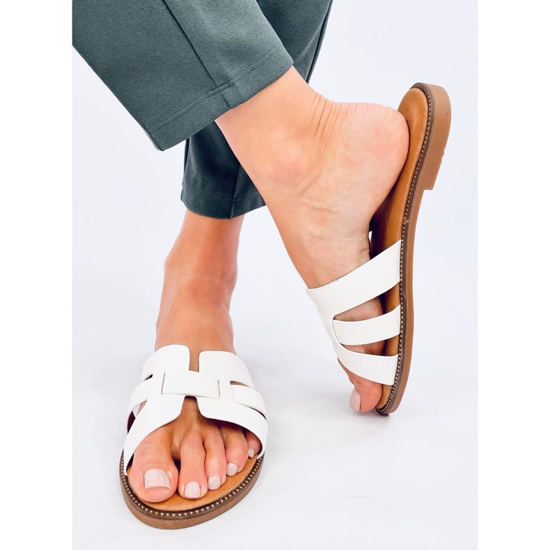 Charnes White naisten varvastossut valkoinen 2