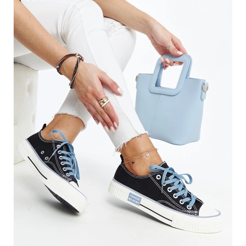 Mustat lenkkarit värikkäillä nauhoilla Jadranka 1