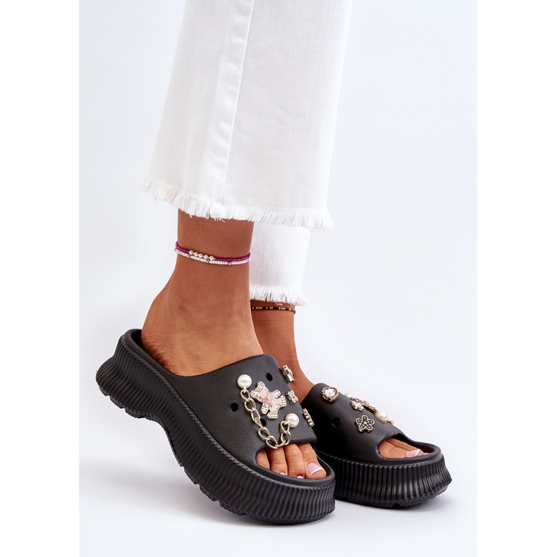 Naisten vaahtovarvastossut koristeilla musta Afariana 2