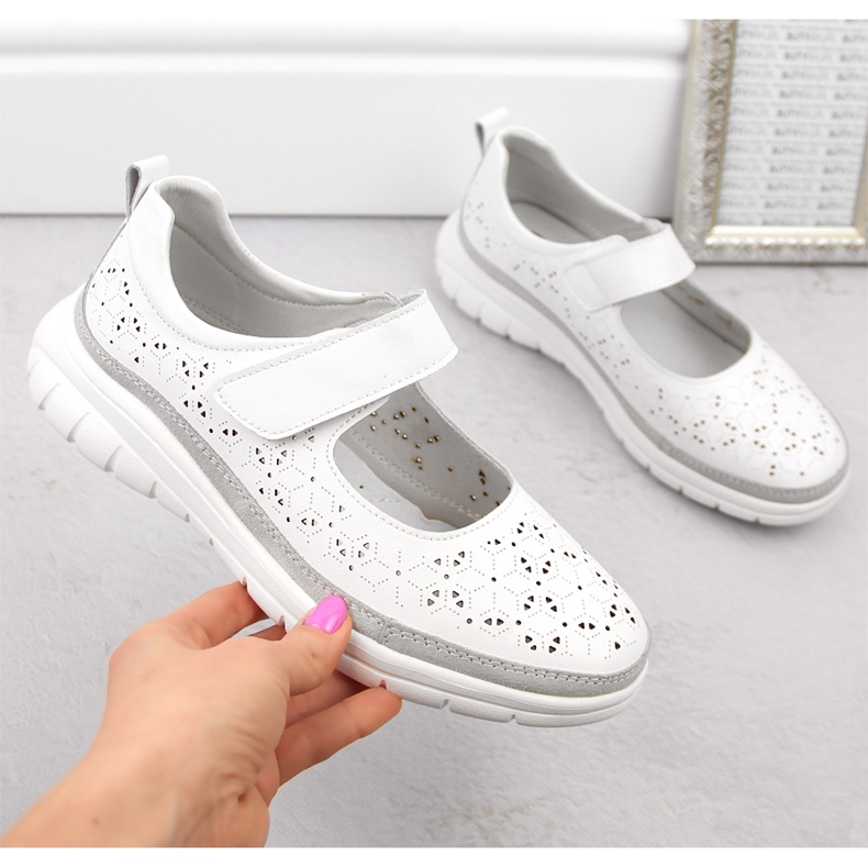 Naisten nahkaiset harjakattoiset kengät tarranauhalla, valkoinen Filippo DP6073 1