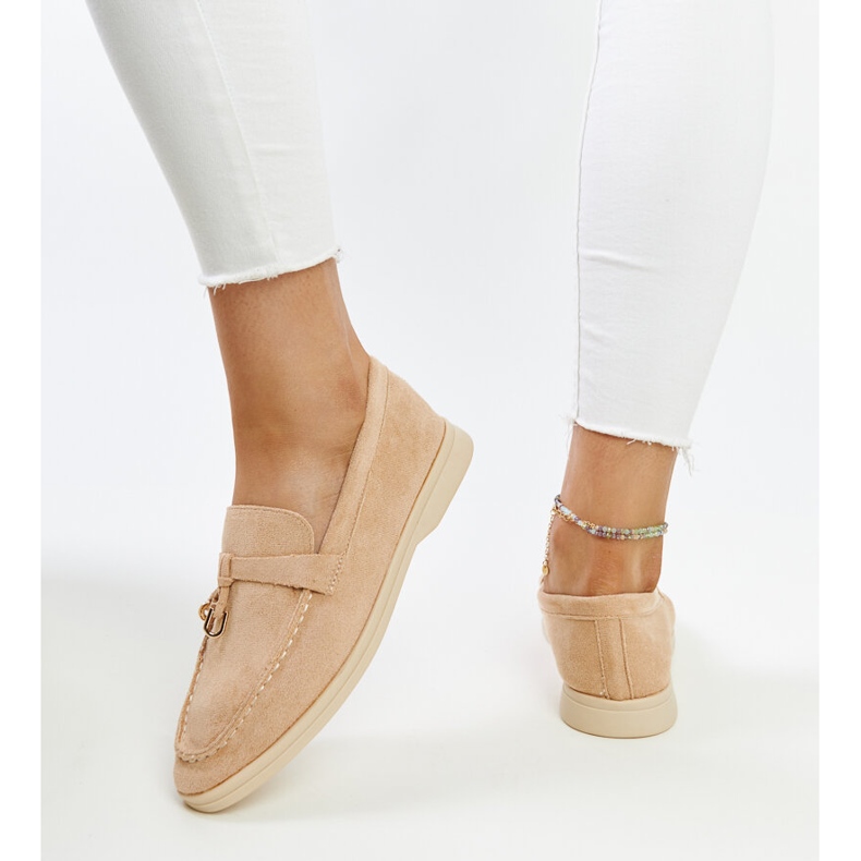 Fioranon beige-muskasiinit metalliriipuksella 1