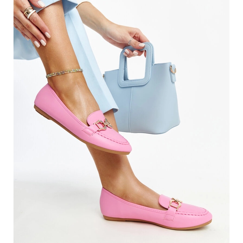 Tummanpunaiset mokasiinit, joissa Najla-solki vaaleanpunainen 1