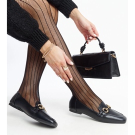 Mustat mokasiinit Areebah-soljella 1