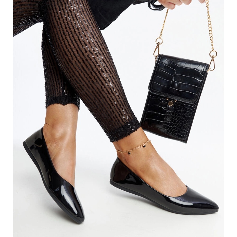 Brankican mustat patentoidut balettiasut 1