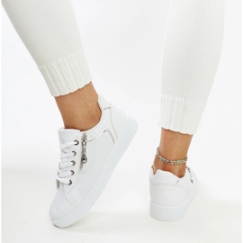 Valkoiset urheilukengät, joissa on Chiusi-rei'itys valkoinen 1