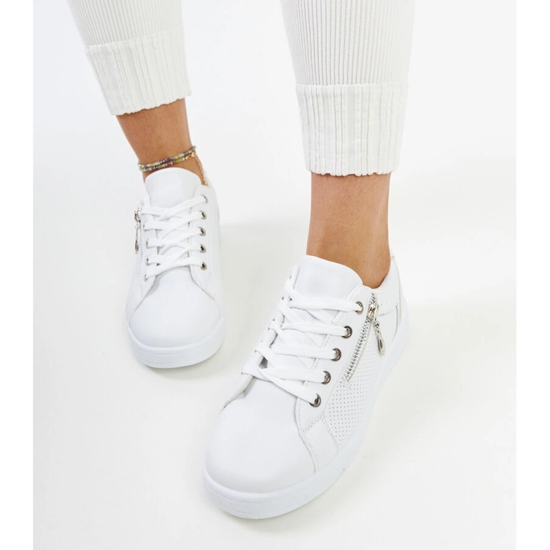 Valkoiset urheilukengät, joissa on Chiusi-rei'itys valkoinen 2