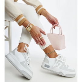 Valkoiset ja harmaat Galit-lenkkarit, joissa paksu pohja valkoinen 1