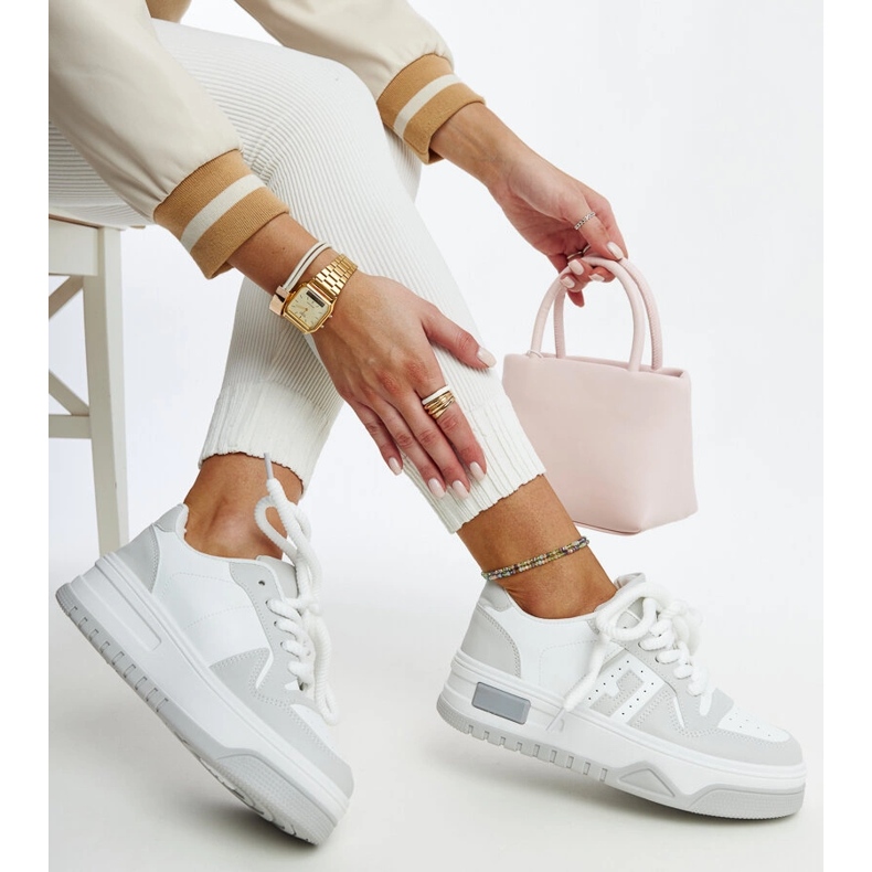 Valkoiset ja harmaat Galit-lenkkarit, joissa paksu pohja valkoinen 1