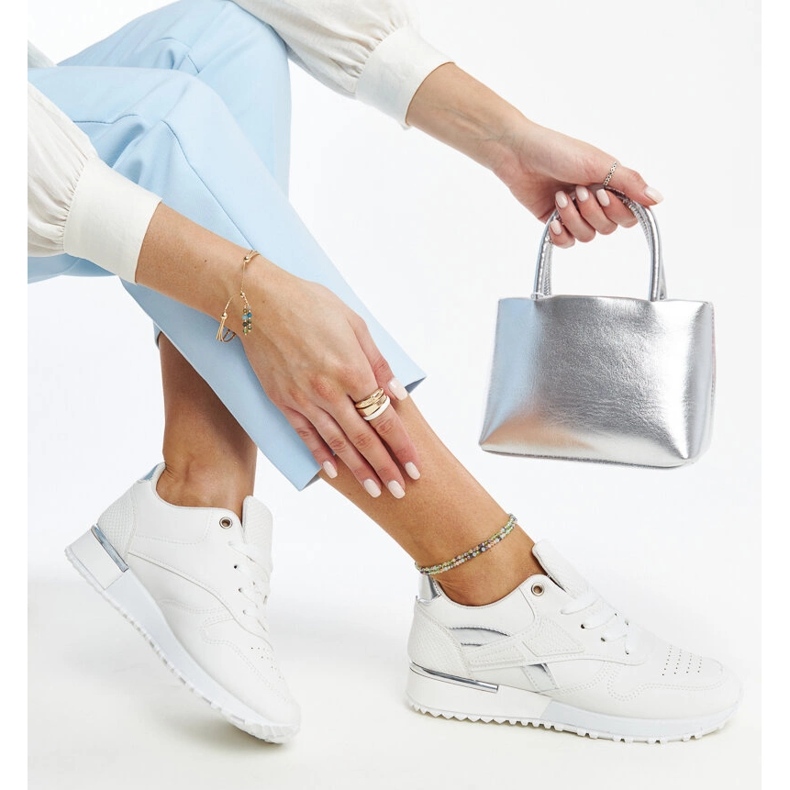 Tasnim valkoiset käärmeennahkaiset lenkkarit valkoinen 1