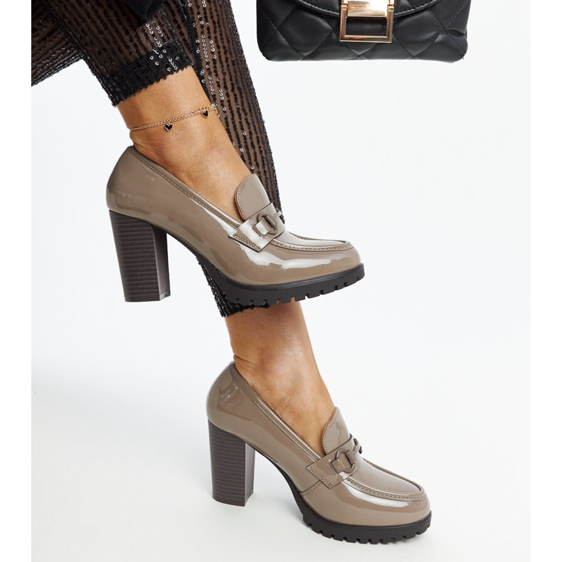 Giacoman harmaat patentoidut kantapääpumput 1