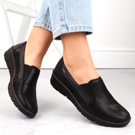 Naisten nahkaiset mukavat slip-on kengät, mustat Helios 350.015.011 1