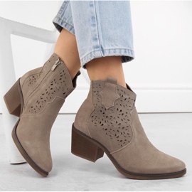 Naisten harjakattoiset nahkaiset cowboysaappaat, beige S.Barski 2