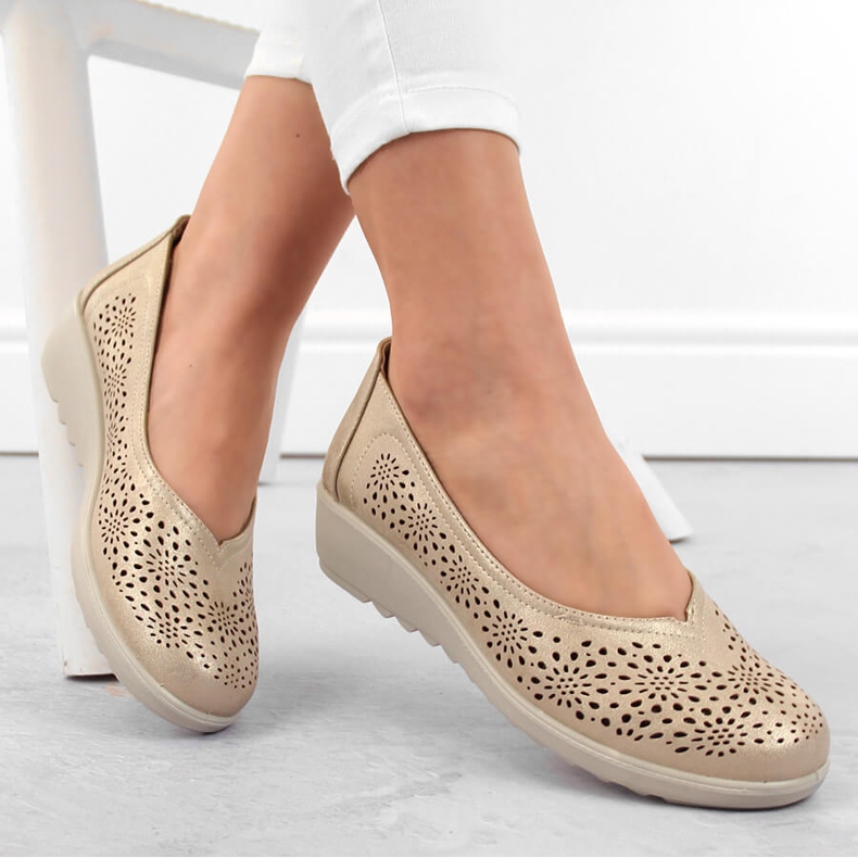 Naisten harjakattoiset kultaiset kiilahousut Potocki 90300 kultainen 1