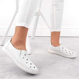 Naisten nahkaiset harjakattoiset slip-on kengät, valkoinen Artiker 54C0560 2