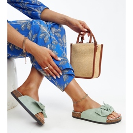 Vaaleanvihreä Aamu-liukumäki, jossa korkkipohja 1