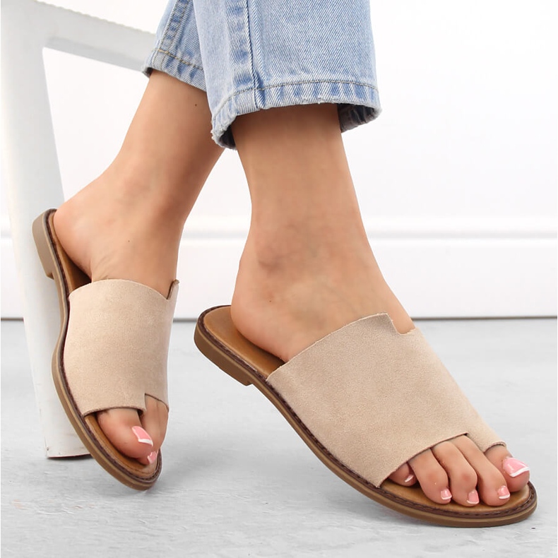 Naisten beigenväriset mokkanahkaiset varvastossut eVento 4586 1