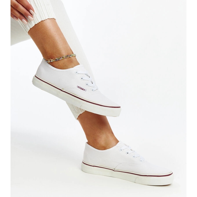 Klassiset valkoiset Erla-lenkkarit valkoinen 1