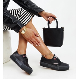 Mustat naisten Cross Jeans -lenkkarit 1