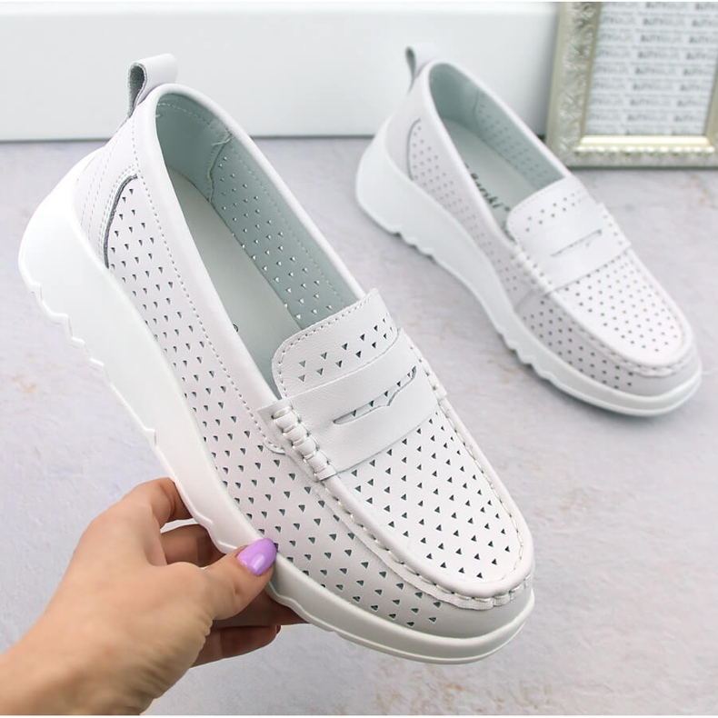 Naisten mukavat harjakattoiset nahkakengät, valkoinen S.Barski LR509 1