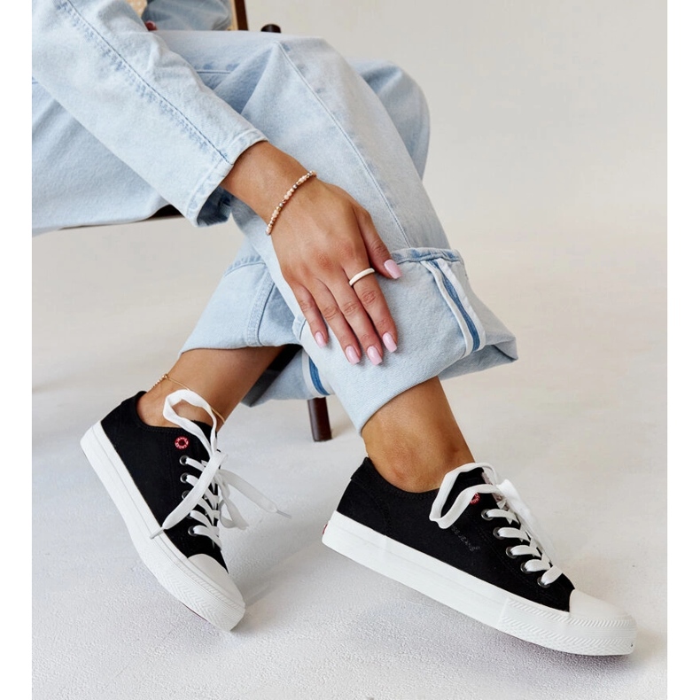 Naisten mustat Cross Jeans -lenkkarit 1