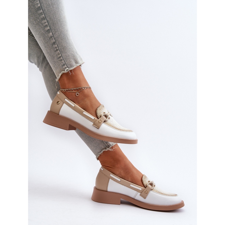 Nahkaiset mokasiinit naisten kengät Maciejka 06493-11 valkoinen ja beige 1