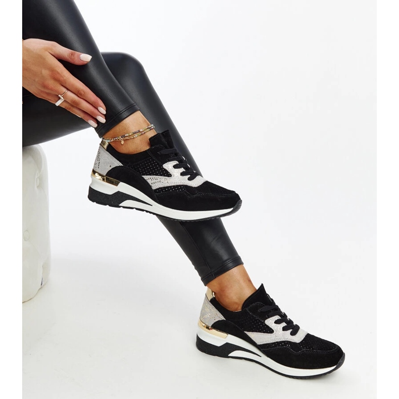 Mustat nahkaiset urheilulenkkarit 1