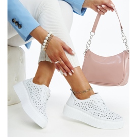 Siniset nahkakengät koristeellisella soljella valkoinen 1