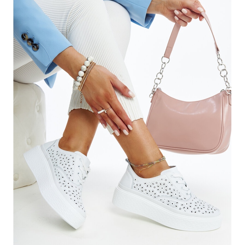 Siniset nahkakengät koristeellisella soljella valkoinen 1