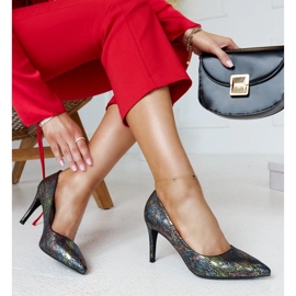 Mustat metallinhohtoiset korkokengät, joissa nahkainen Gantier-sisäosa 1