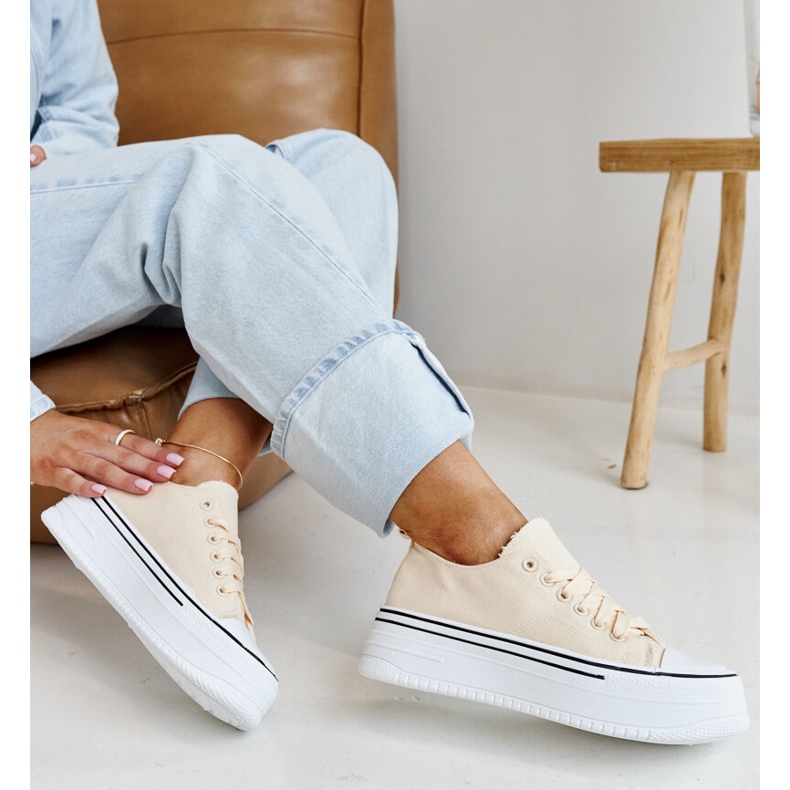 Vaaleanbeiget tennarit, joissa paksu Bahira-pohja 1