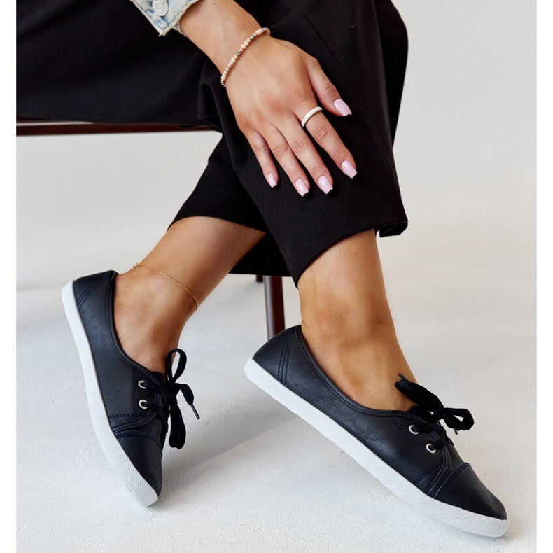 Tummansiniset lenkkarit Knudsenin ekonahkaa sininen 1