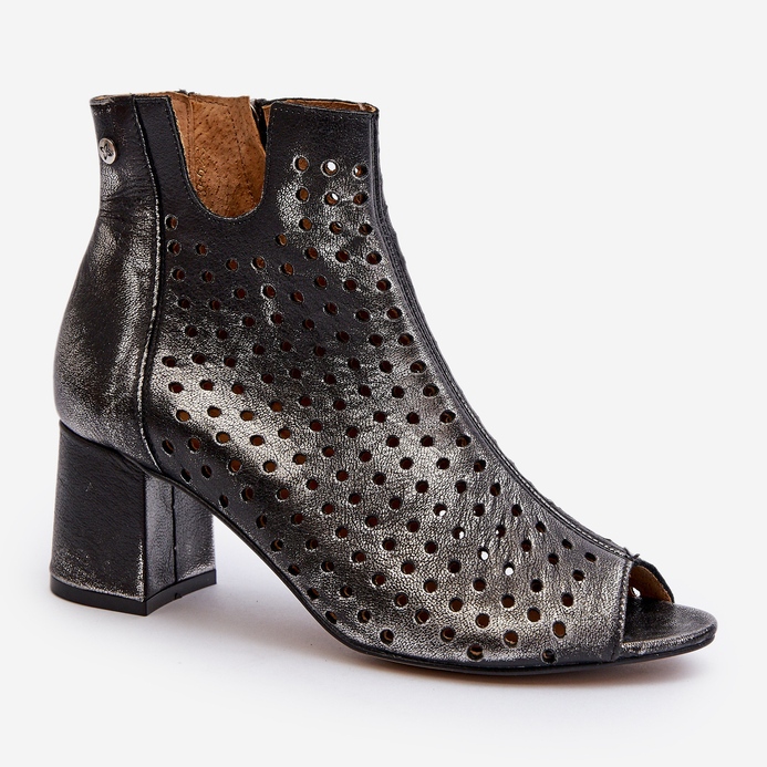 Nahkaiset harjakattoiset saappaat Maciejka 05420-01 Musta 2