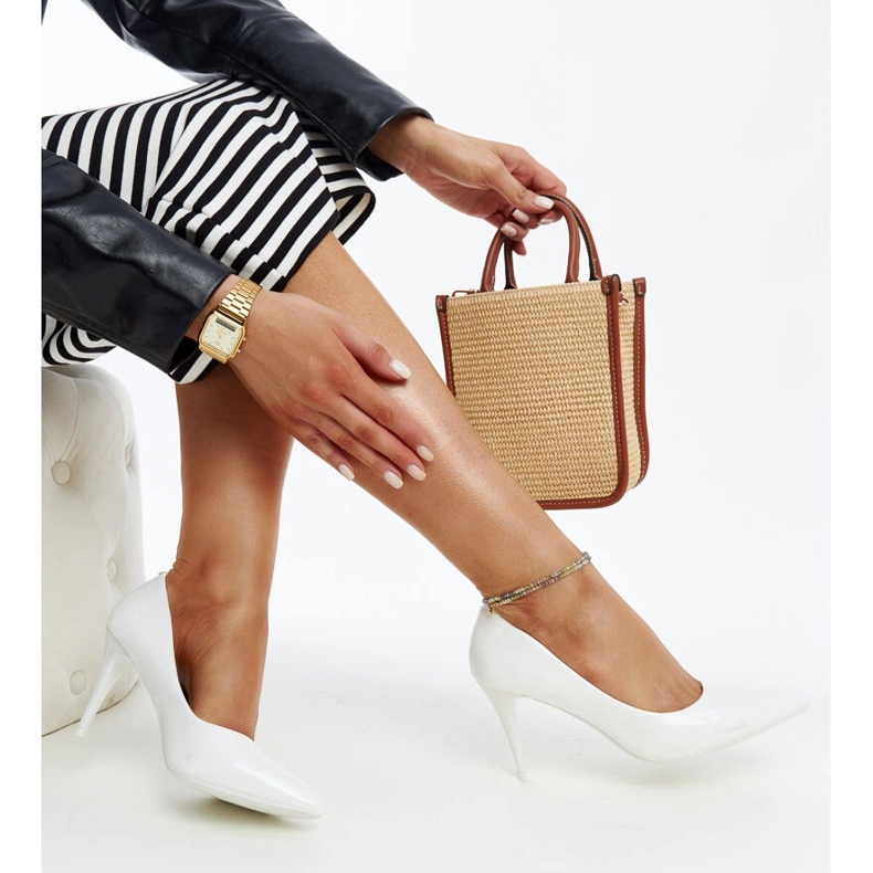 Valkoiset patentoidut korkkarit, joissa Alsacea-nahkaa valkoinen 1