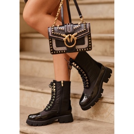 Eristetyt työsaappaat, joissa on tasainen kantapää, musta Saranema 2