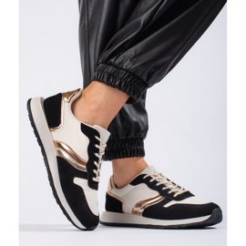 Naisten mustat urheilukengät 1