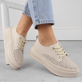 Naisten nahkaiset harjakattoiset kengät alustalla, beige Artiker 54C1707 1