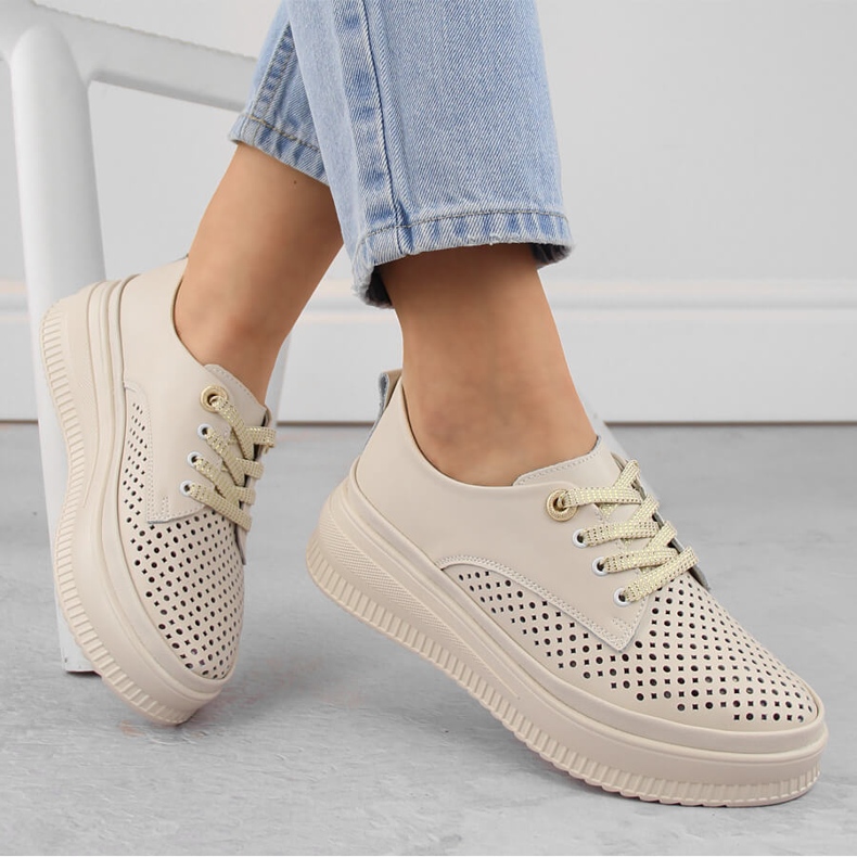 Naisten nahkaiset harjakattoiset kengät alustalla, beige Artiker 54C1707 1