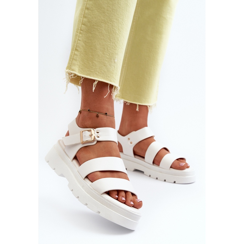 Naisten sandaalit massiivisessa pohjassa, valkoinen Nicarda 2