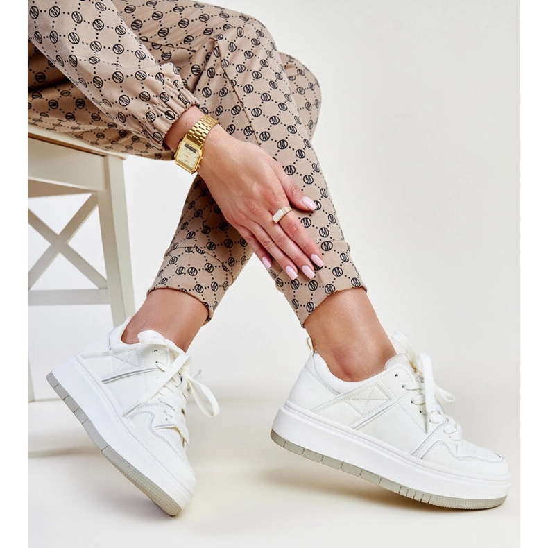 Valkoiset nahkaiset lenkkarit valkoinen 1