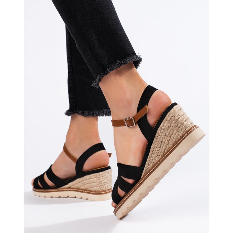 Naisten mustat sandaalit 2