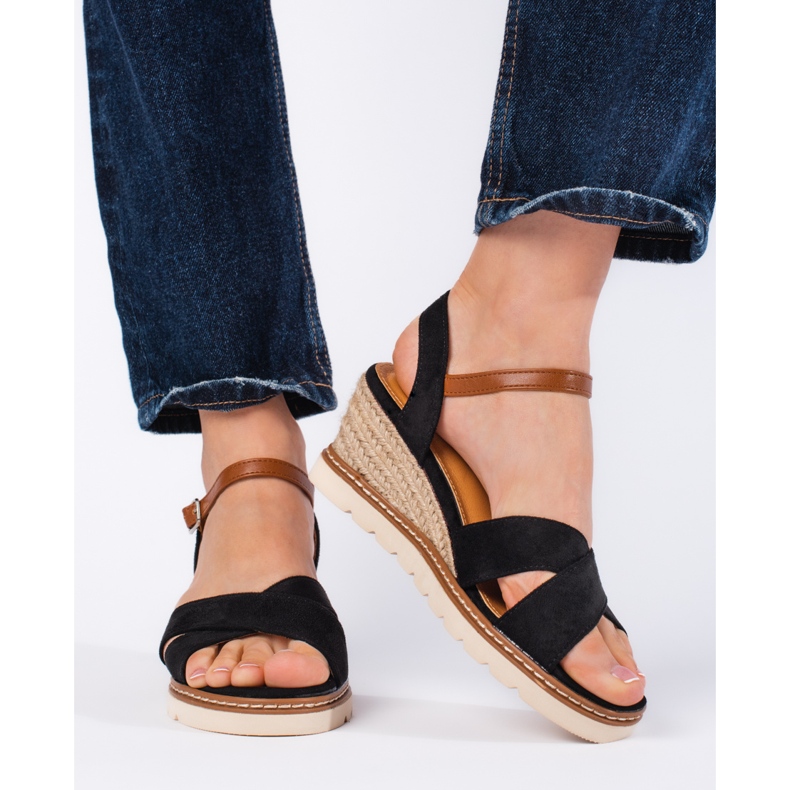 Naisten mustat sandaalit 1