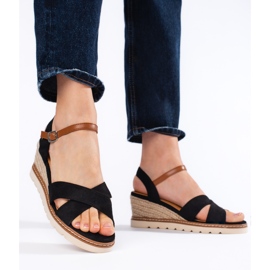 Naisten mustat sandaalit 2