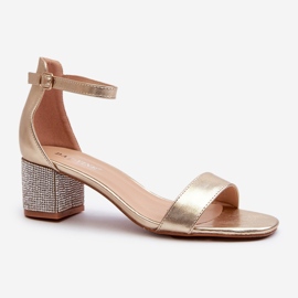 Naisten eko-nahasta valmistetut sandaalit, koristeelliset korkokengät, kultainen Wiatalia 1