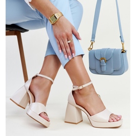 Vesnan vaaleabeiget korkokengät sandaalit 1