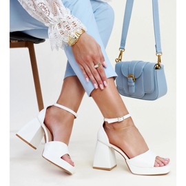 Vesnan valkoiset korkeakorkoiset sandaalit valkoinen 1