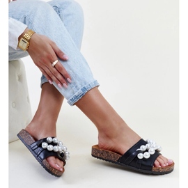 Mustat varvastossut, joissa korkkipohja Zlatna-helmillä 1