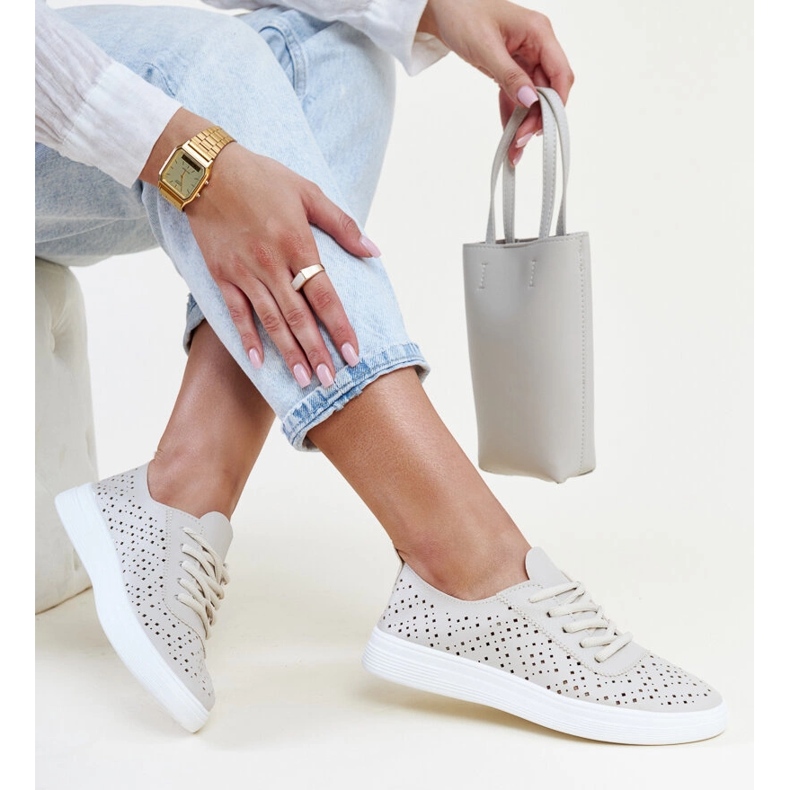 Beiget harjakattoiset Manoek-lenkkarit 1