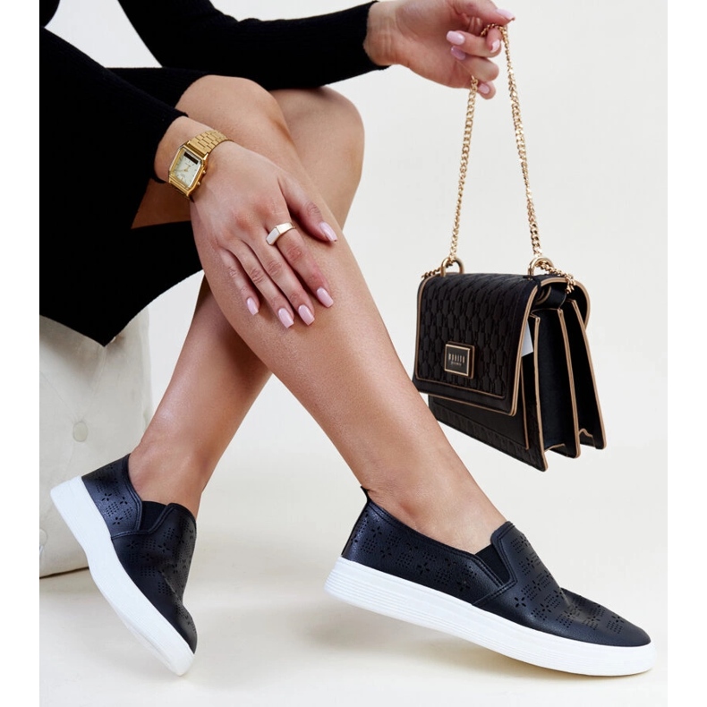 Mustat Hilal-lenkkarit 1