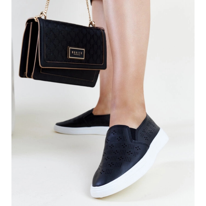 Mustat Hilal-lenkkarit 2